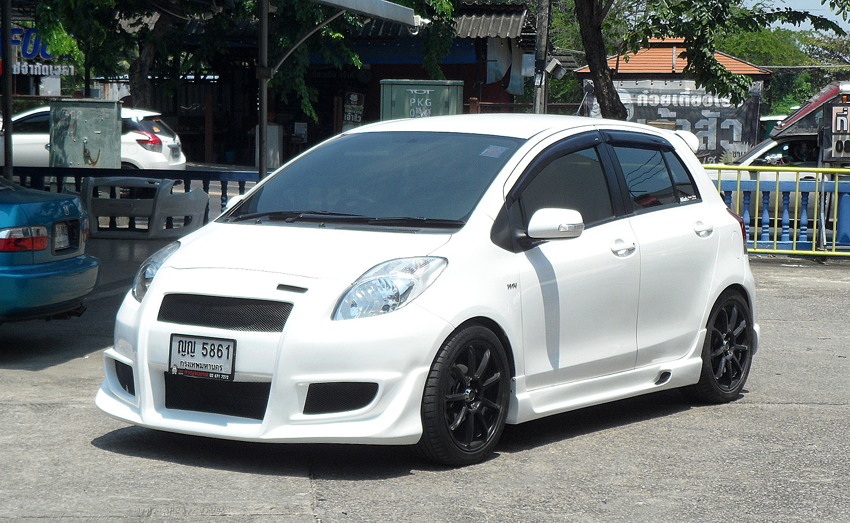 ชุดแต่ง Yaris 2006-2013 ทรง C-one+Ing1